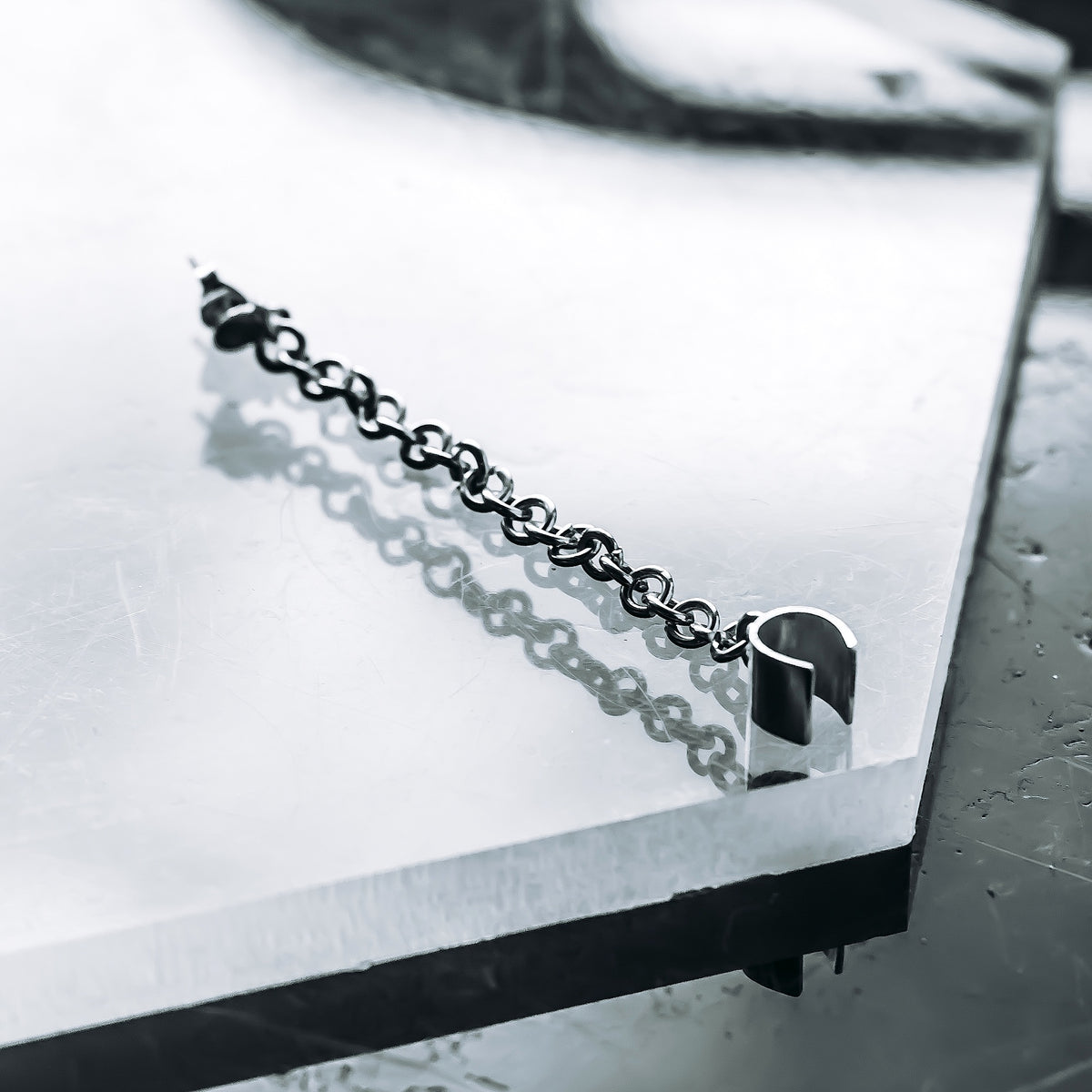 United Ear Cuff & Chain Stud Earring Stööki