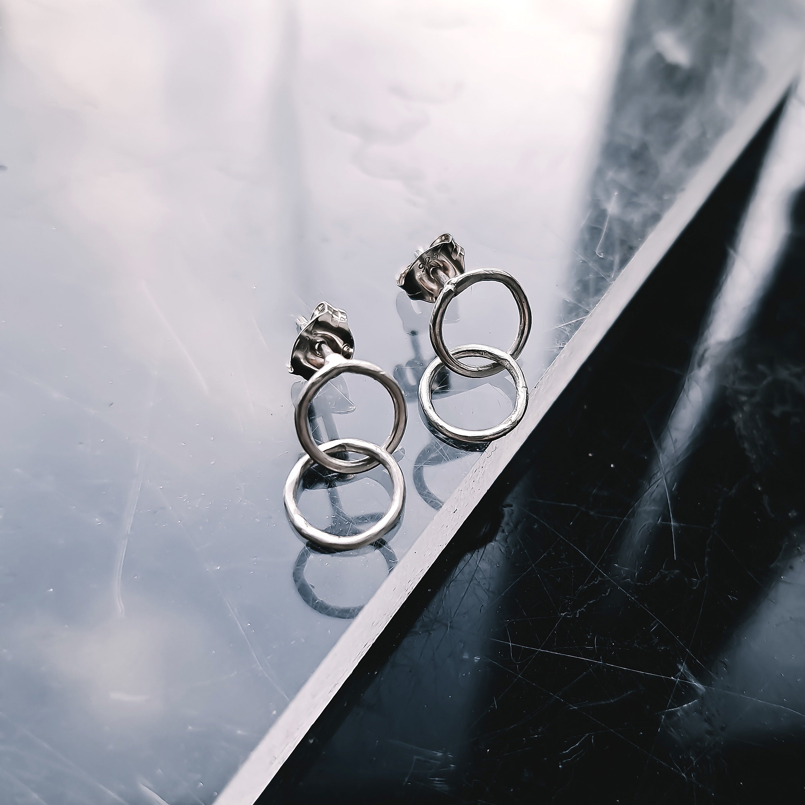 Eternity Link - Round Earrings
