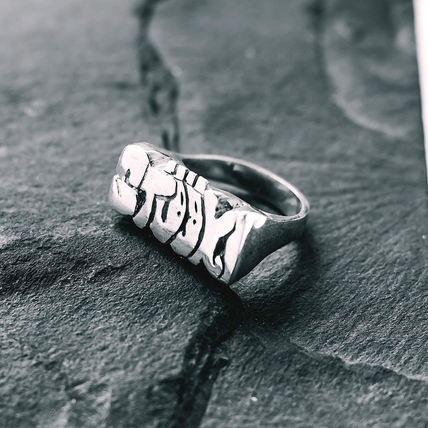 Graffiti Typography "STOOKI" Ring