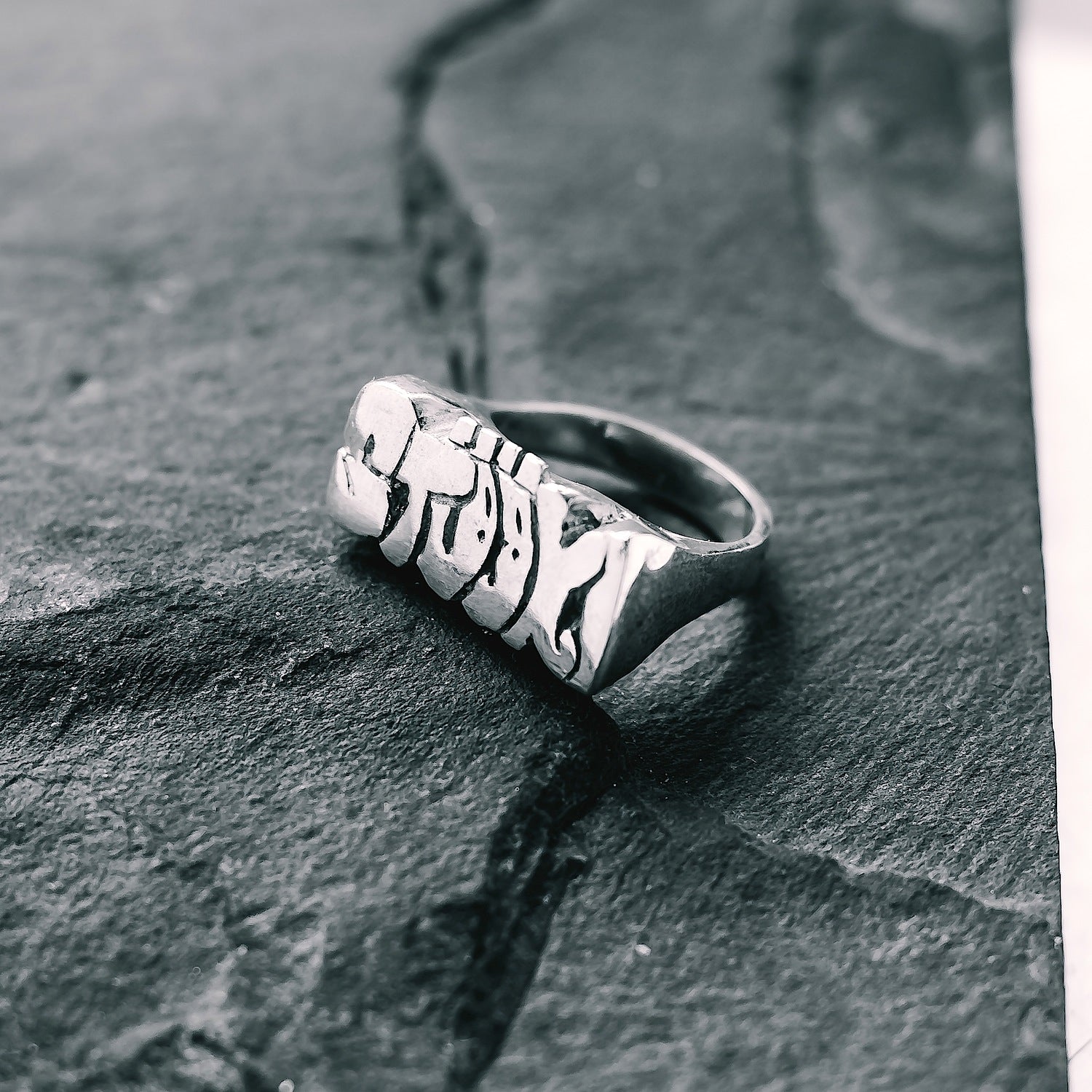 Graffiti Typography "STOOKI" Ring