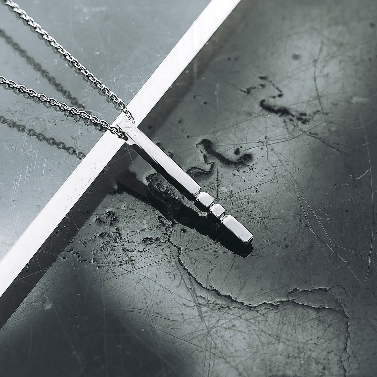 Limitless Vertical Bar Pendant