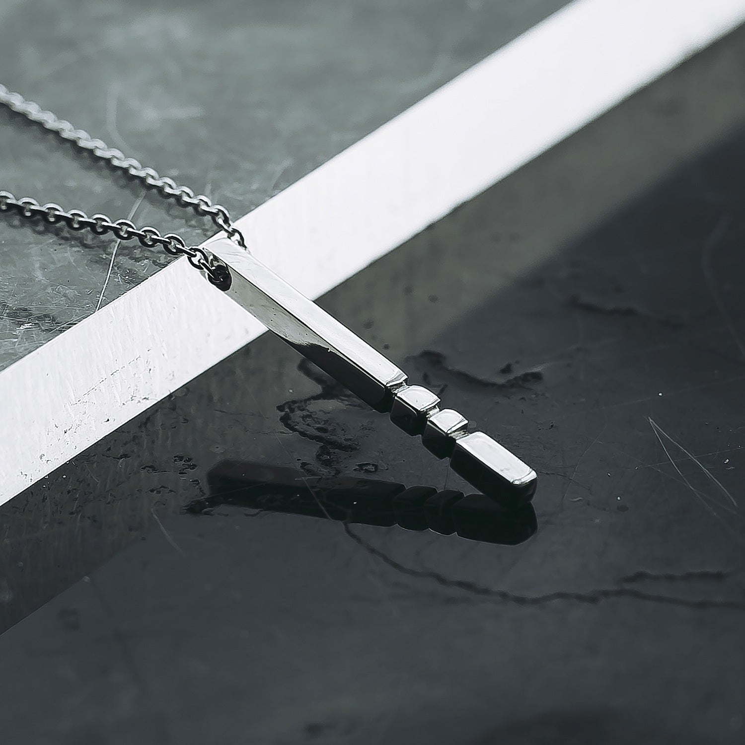 Limitless Vertical Bar Pendant