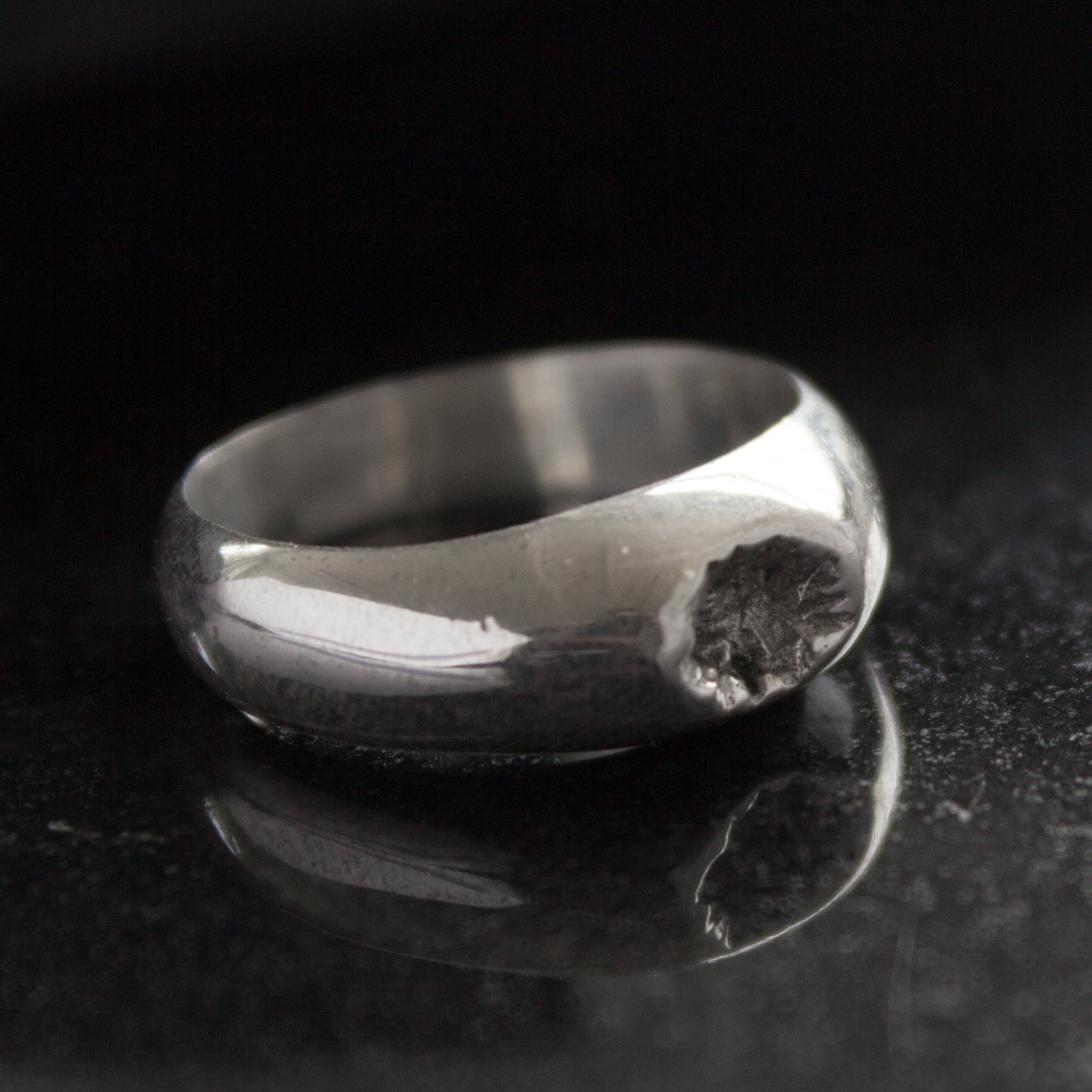 Crater Signet - 925 Sterling Silver