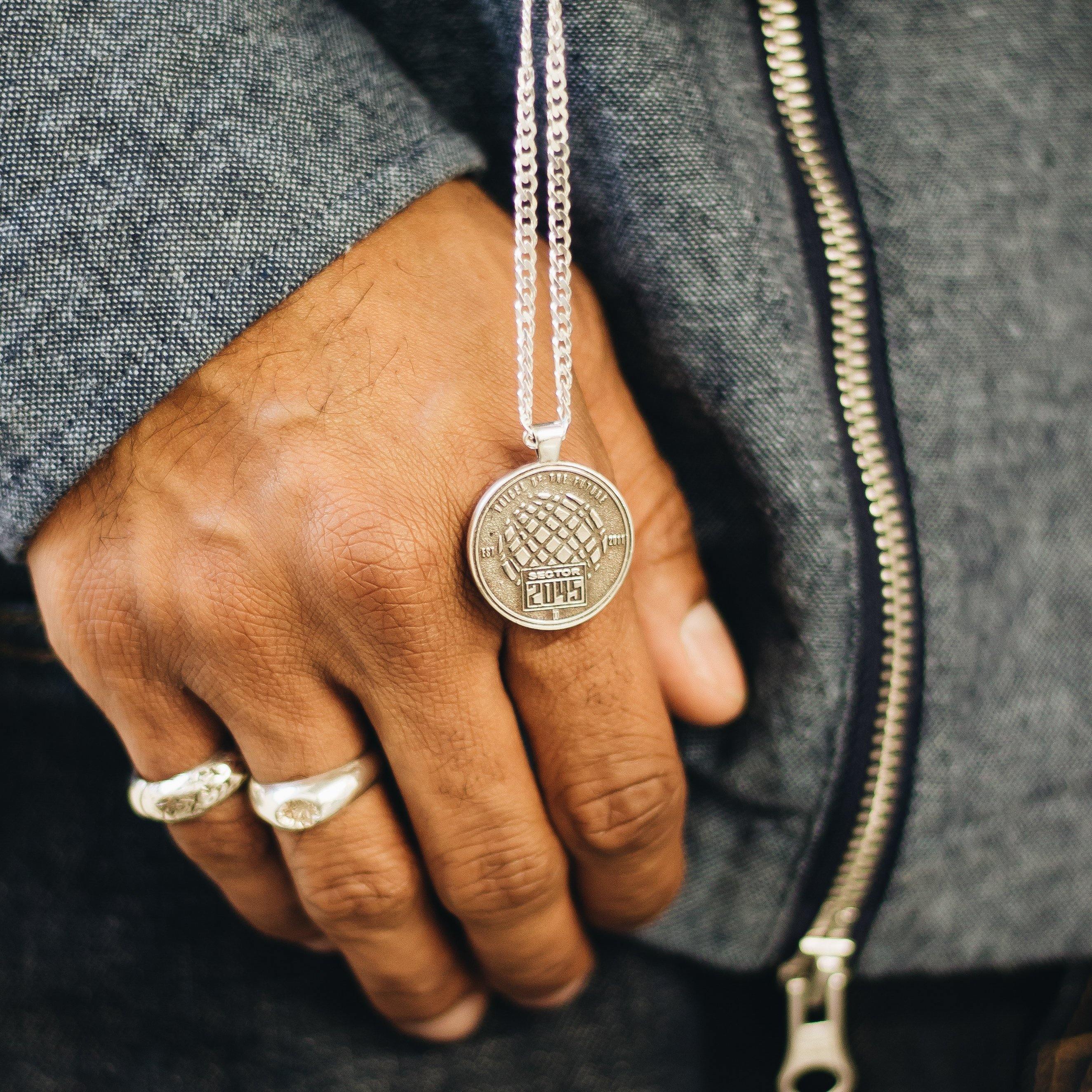 2045 MEDALLION - SILVER / BLACK - Stööki