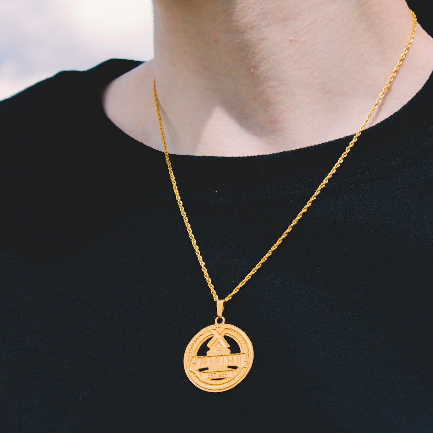 CHAMPIONSHIP Medallion Necklace - Gold