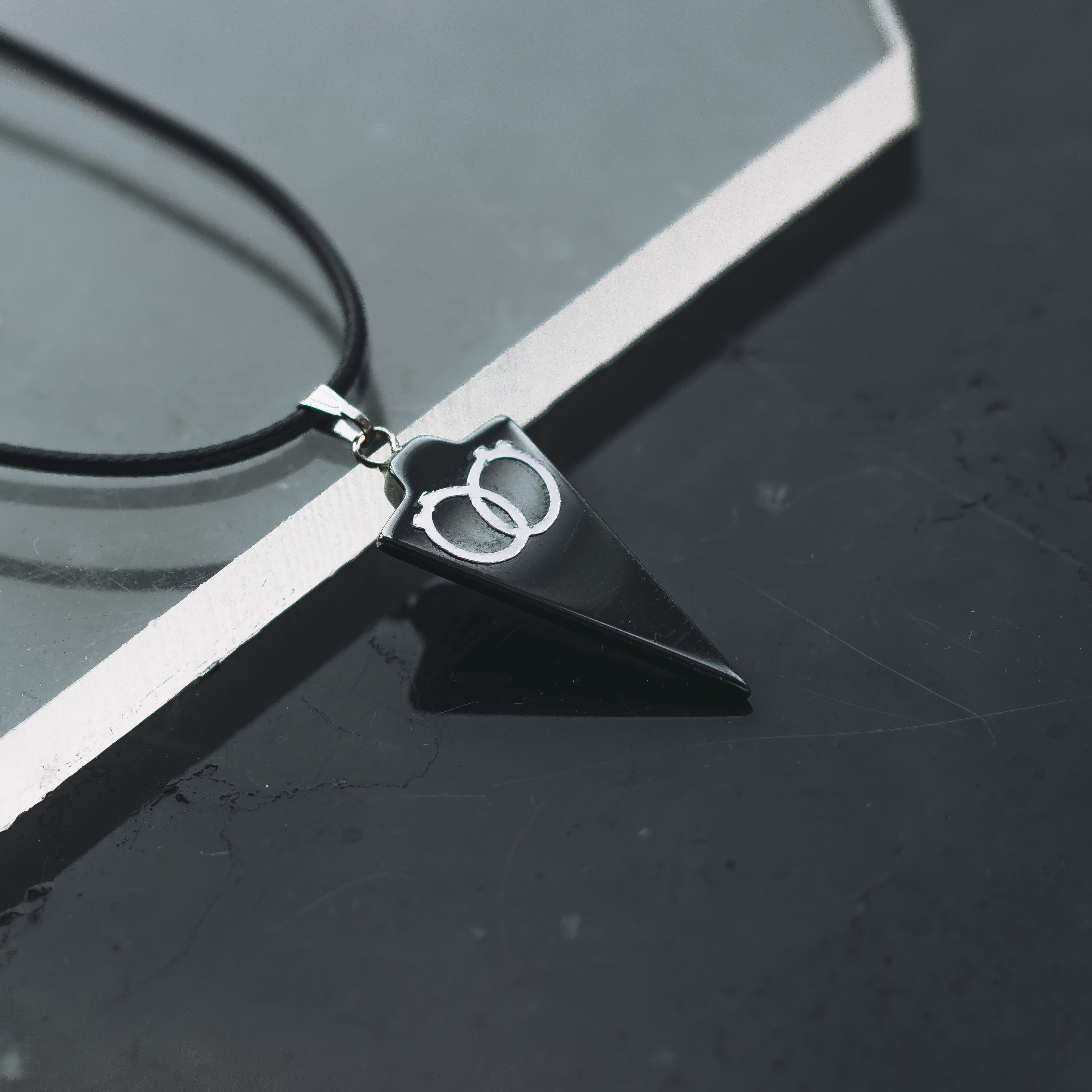 Precision Pointer Choker - BLACK / SILVER