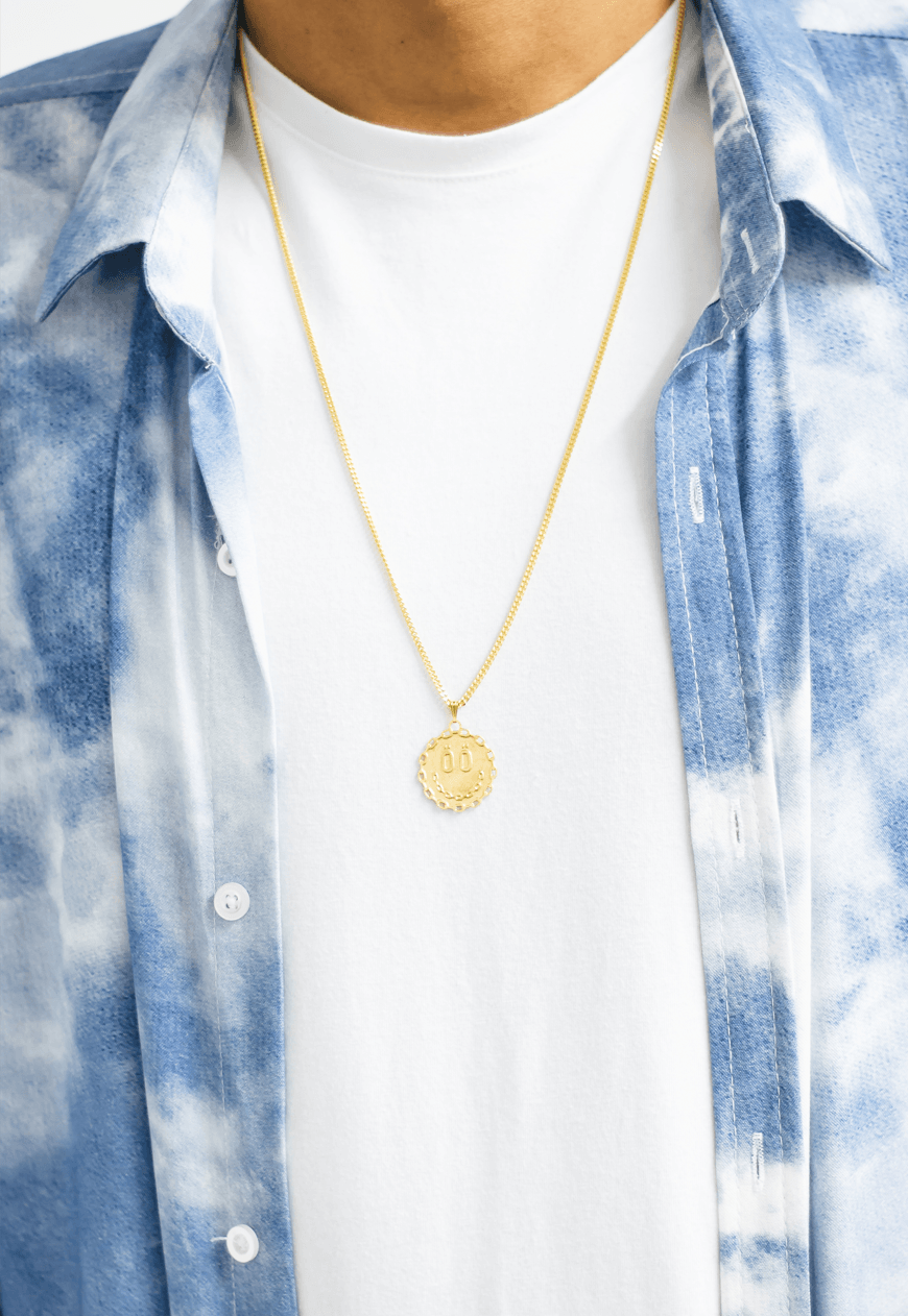 SMILE TODAY Medallion - Gold - Stööki - jewellery necklaces jewellers silver jewelryaddict goldplated jewelrygram accessories sterlingliver gold rings necklace chains necklaces pendants bling handcrafted