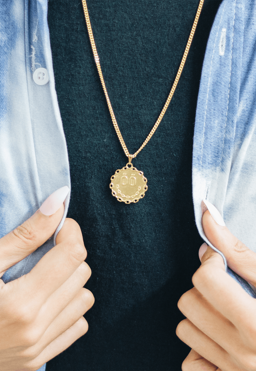 SMILE TODAY Medallion - Gold - Stööki - jewellery necklaces jewellers silver jewelryaddict goldplated jewelrygram accessories sterlingliver gold rings necklace chains necklaces pendants bling handcrafted