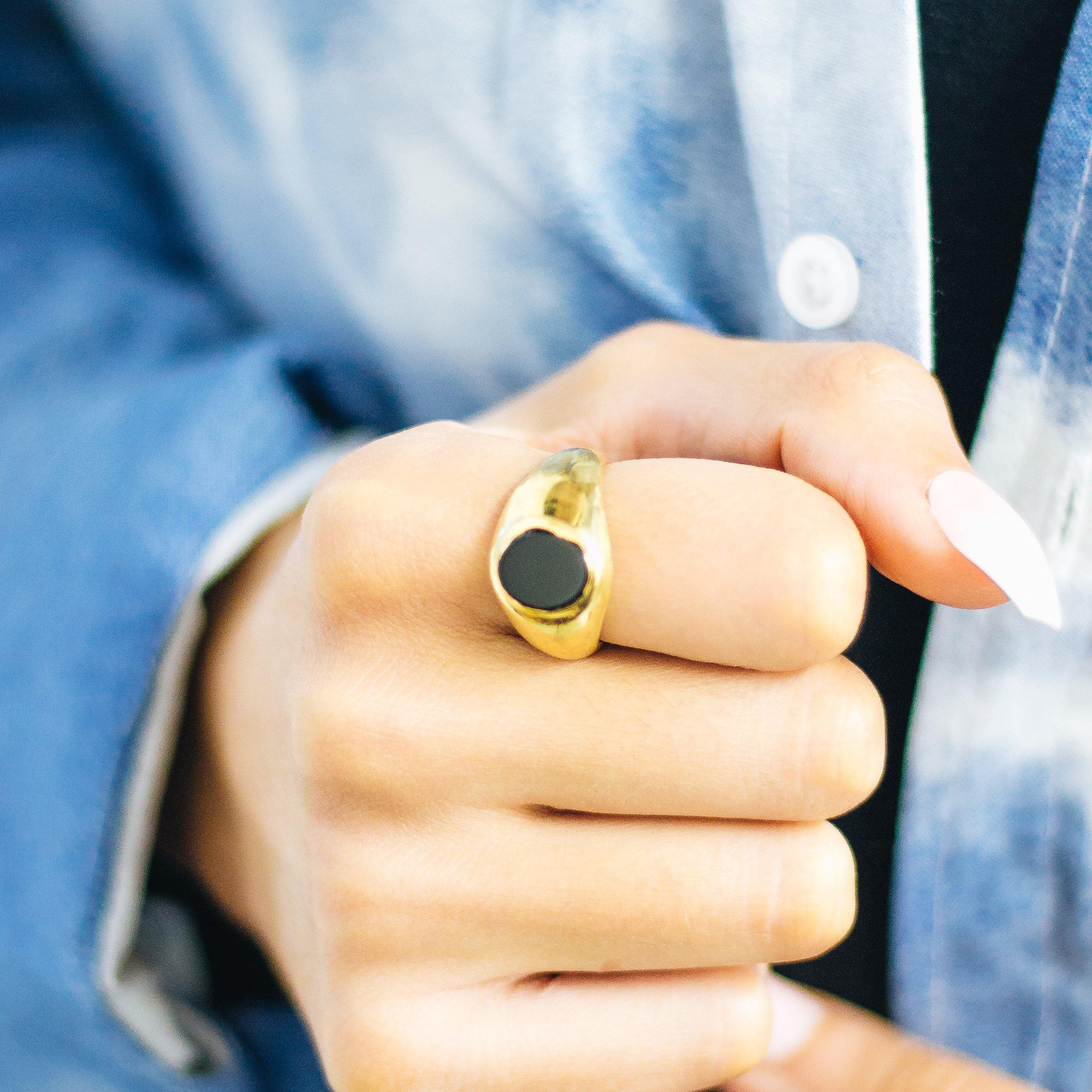 ULTRAONYX Hand-Crafted Sovereign Ring - Gold - Stööki