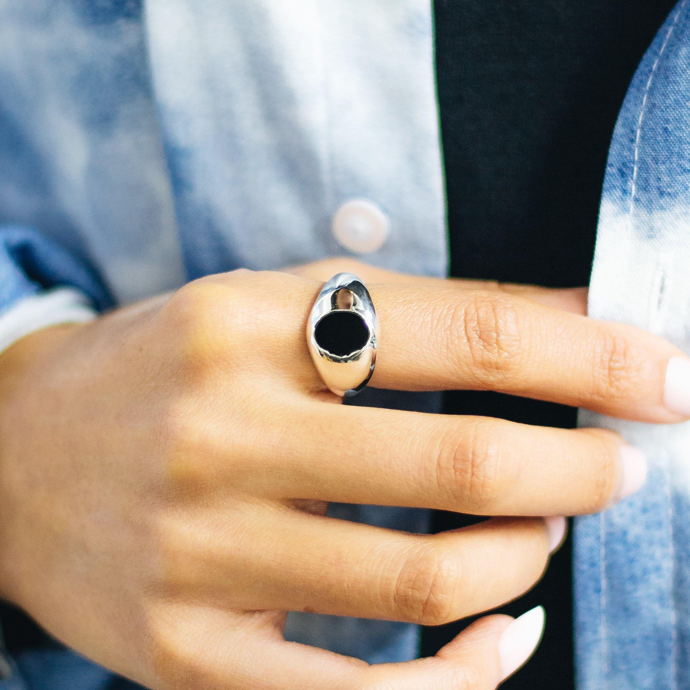 ULTRAONYX Hand-Crafted Sovereign Ring - Silver - Stööki