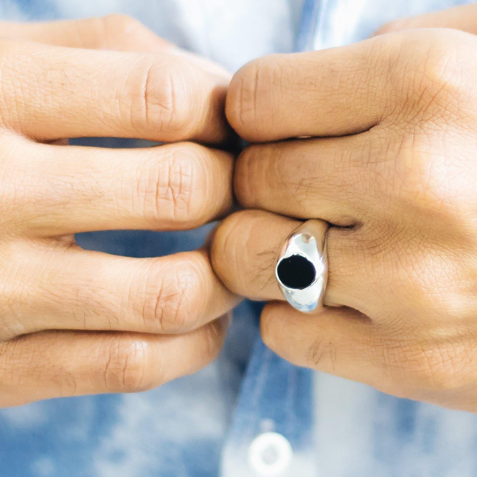 ULTRAONYX Hand-Crafted Sovereign Ring - Silver - Stööki