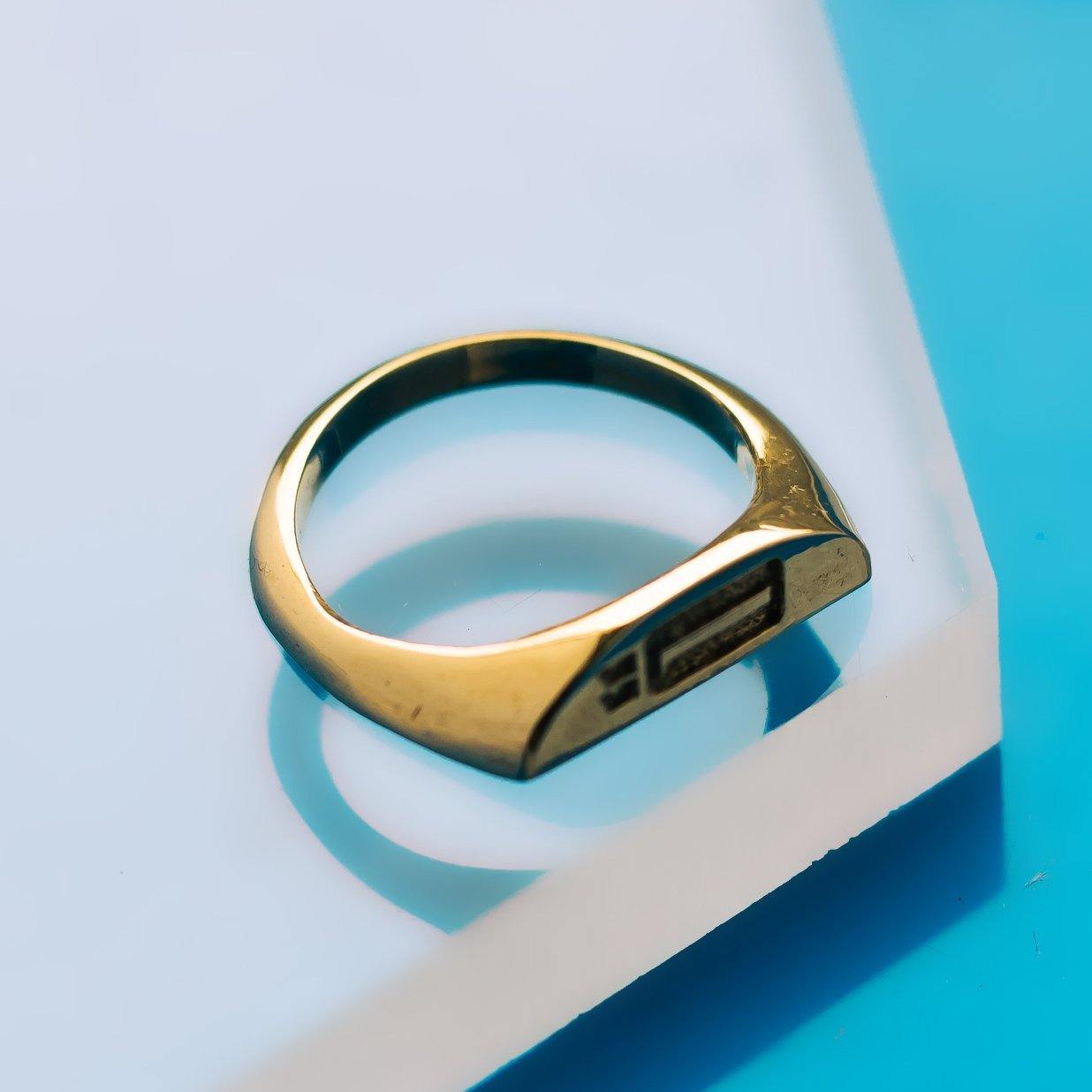 UNITY Signet Ring (Right Side) - Gold - Stööki